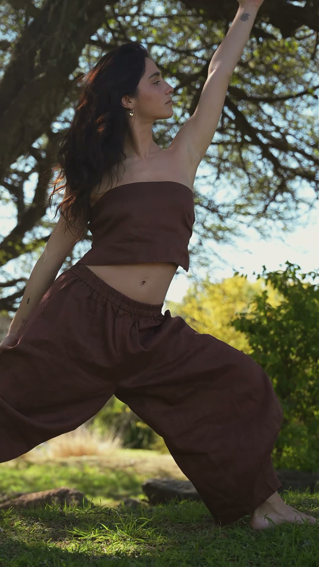 Práctica de yoga y movimiento consciente